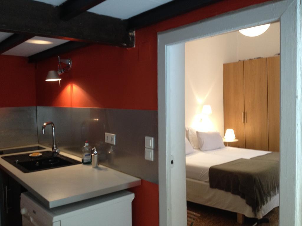 La Suite Du Jeune Homme Montpellier Room photo